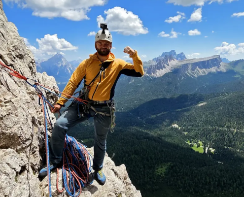 Stanowisko na drodze wspinaczkowej w Dolomitach Stanowisko na drodze wspinaczkowej w Dolomitach